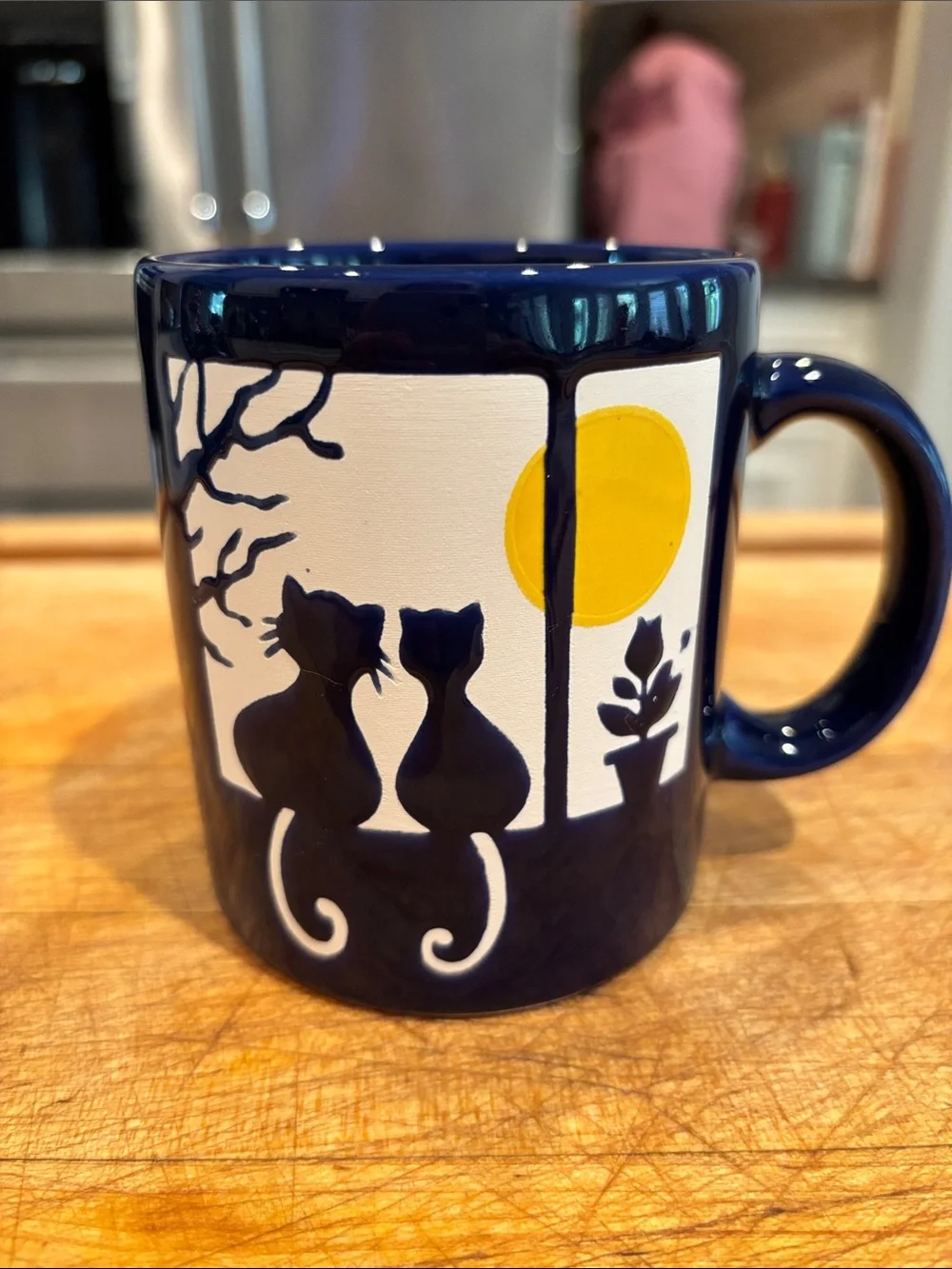 Waechtersbach from Spain Hand Painted 12 oz Mug -Navy Blue Cat sitting in Window